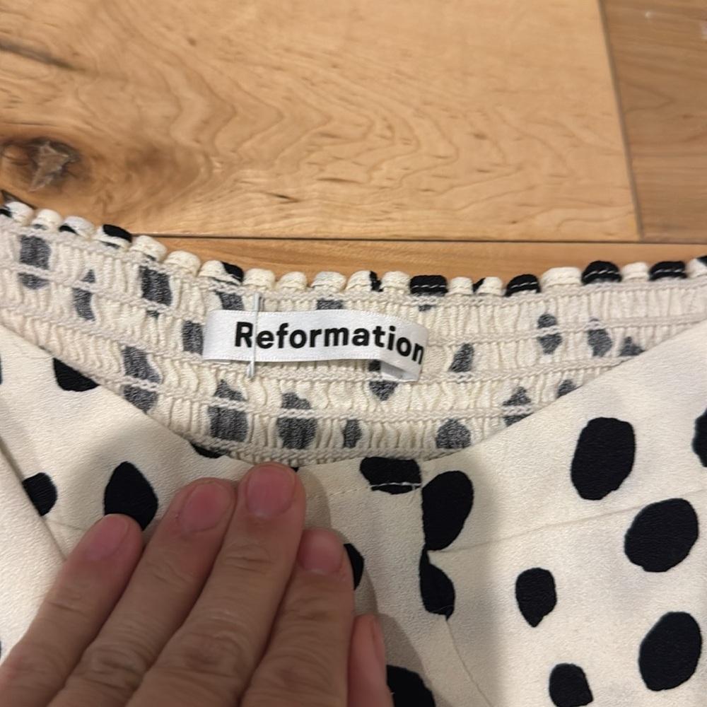 Reformation Reign Polka Dot Top in Ink Blot Size 12 - Picture 7 of 8